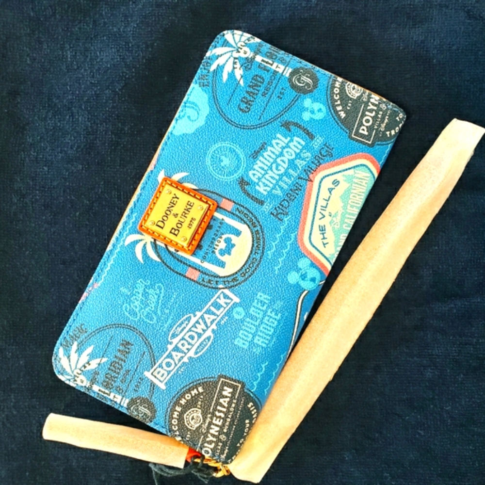 Dooney & Bourke Disney DVC Vacation Club Wristlet Wallet